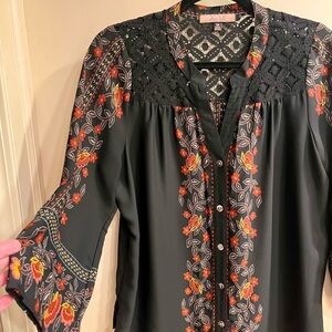 Olive Hill Floral-Embroidered Blouse, size m